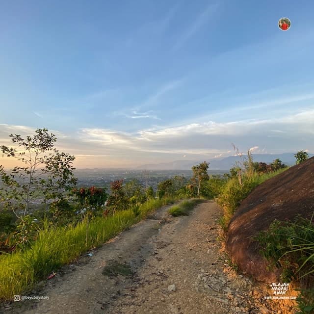 Pemandangan indah di Bukit Nobita, Lubuk Begalung